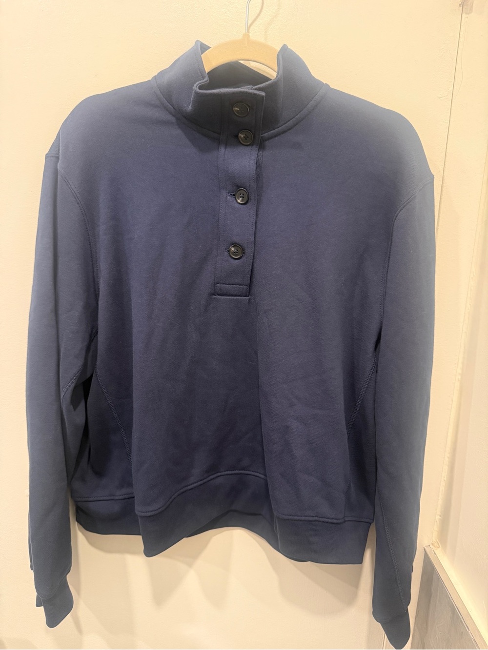 Uniqlo top